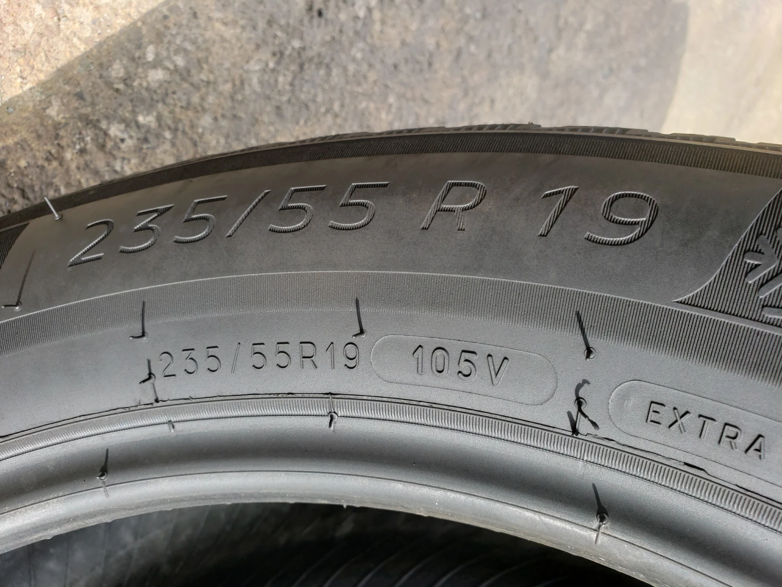 Гуми Зимни 235/55R19, снимка 9 - Гуми и джанти - 56313678