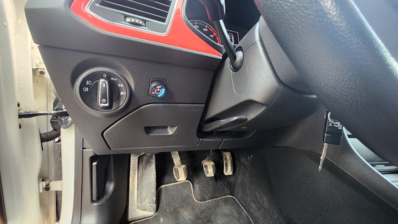 Seat Leon 1.2 TSI FR газов инжекцион, снимка 13 - Автомобили и джипове - 46383696