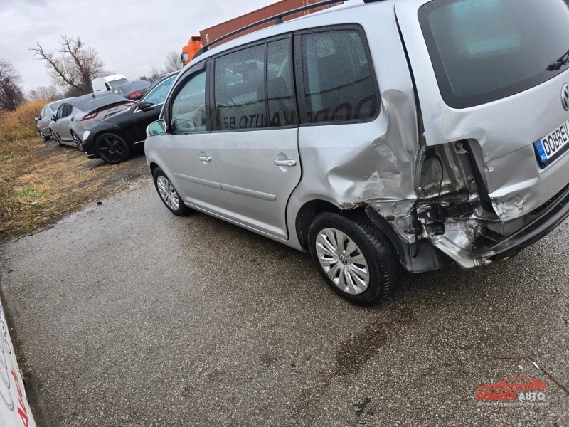 VW Touran 2.0tdi, снимка 6 - Автомобили и джипове - 48154655