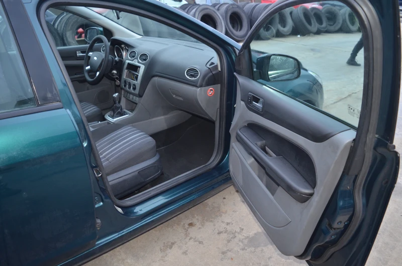 Ford Focus 1.6, снимка 14 - Автомобили и джипове - 48223093