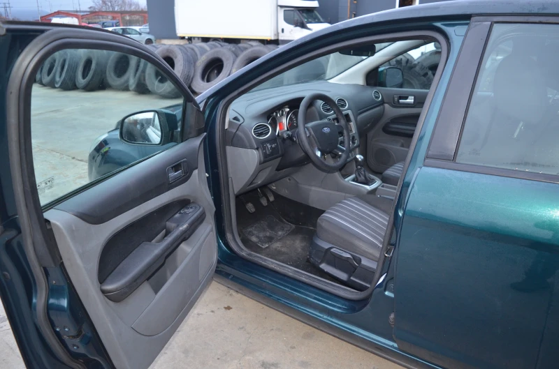 Ford Focus 1.6, снимка 4 - Автомобили и джипове - 48223093