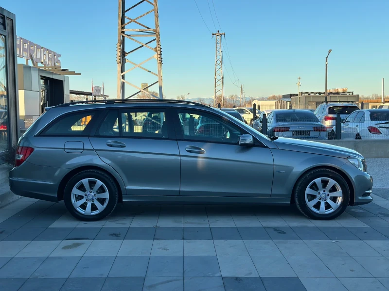 Mercedes-Benz C 220 * 2.2d* Avantgarde* Сервизна История* , снимка 7 - Автомобили и джипове - 48825314