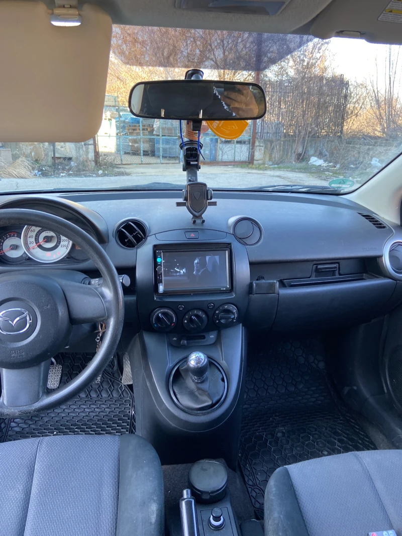 Mazda 2, снимка 10 - Автомобили и джипове - 48864702