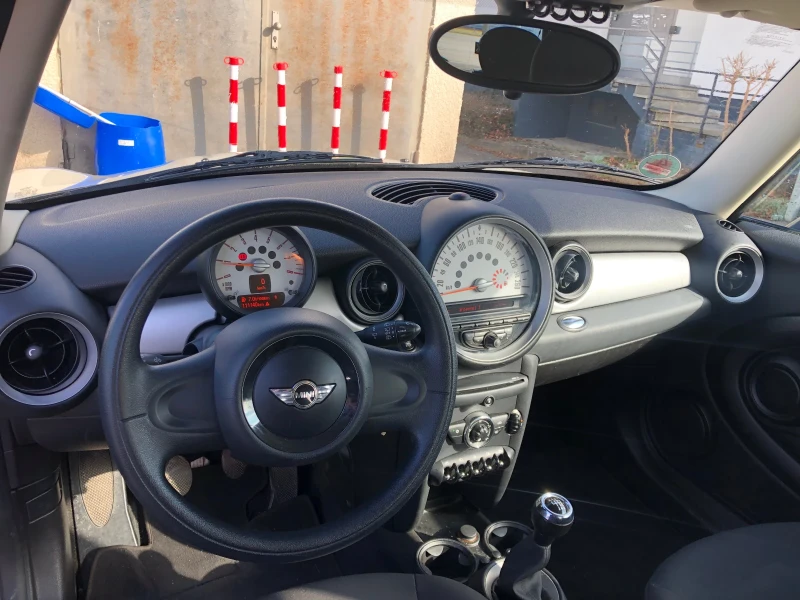 Mini One Minimalist, снимка 12 - Автомобили и джипове - 52328750