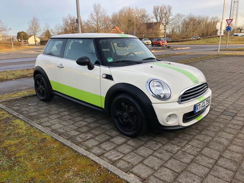 Mini One Minimalist, снимка 4 - Автомобили и джипове - 52328750