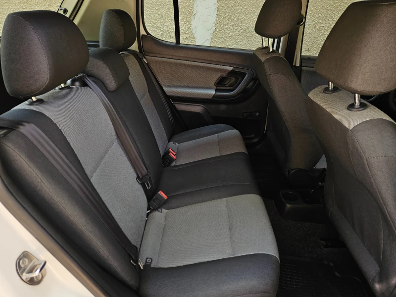Skoda Fabia 1.2i КЛИМАТИК, снимка 12 - Автомобили и джипове - 50069409
