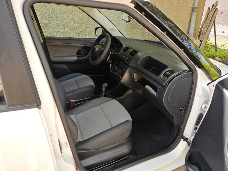 Skoda Fabia 1.2i КЛИМАТИК, снимка 13 - Автомобили и джипове - 50069409