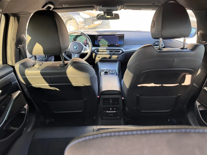 BMW 330 E-HYBRID Touring M Sport Package, снимка 4 - Автомобили и джипове - 52328914