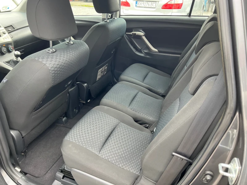 Toyota Verso 2.0d4d 126k.c Euro5, снимка 10 - Автомобили и джипове - 52143441