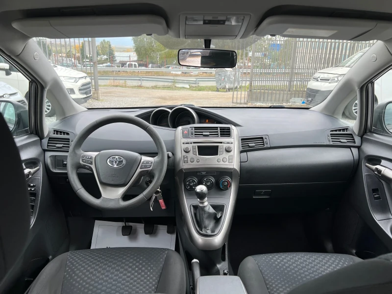 Toyota Verso 2.0d4d 126k.c Euro5, снимка 8 - Автомобили и джипове - 52143441