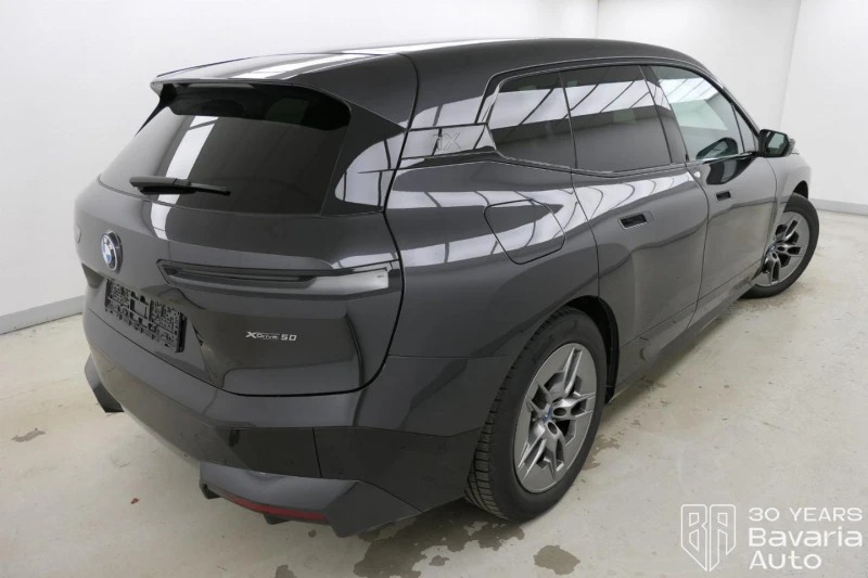 BMW iX 50 xDrive Sport, снимка 3 - Автомобили и джипове - 52664346