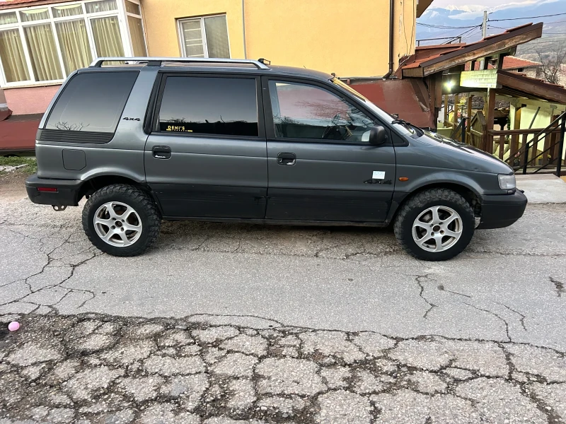 Mitsubishi Space wagon 1.8 Бензин-Газ 4х4 7 местен, снимка 14 - Автомобили и джипове - 52924259