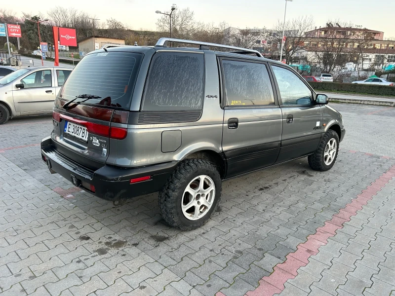 Mitsubishi Space wagon 1.8 Бензин-Газ 4х4 7 местен, снимка 6 - Автомобили и джипове - 52924259