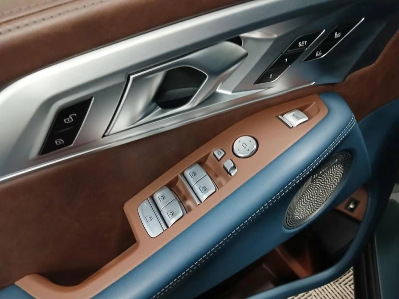 BMW XM ///M DISTRONIC/ВАКУУМ/ОБДУХВАНЕ/HEAD-UP/ПОДГРЕВИ, снимка 8 - Автомобили и джипове - 53281335