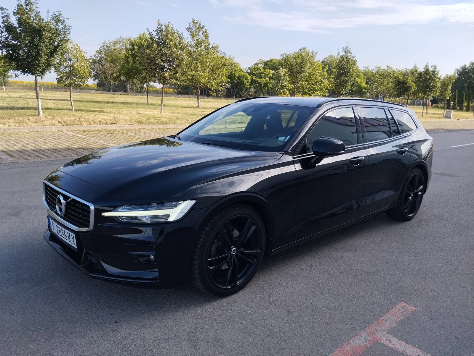 Volvo V60 2.0D3 R-Line - изображение 3