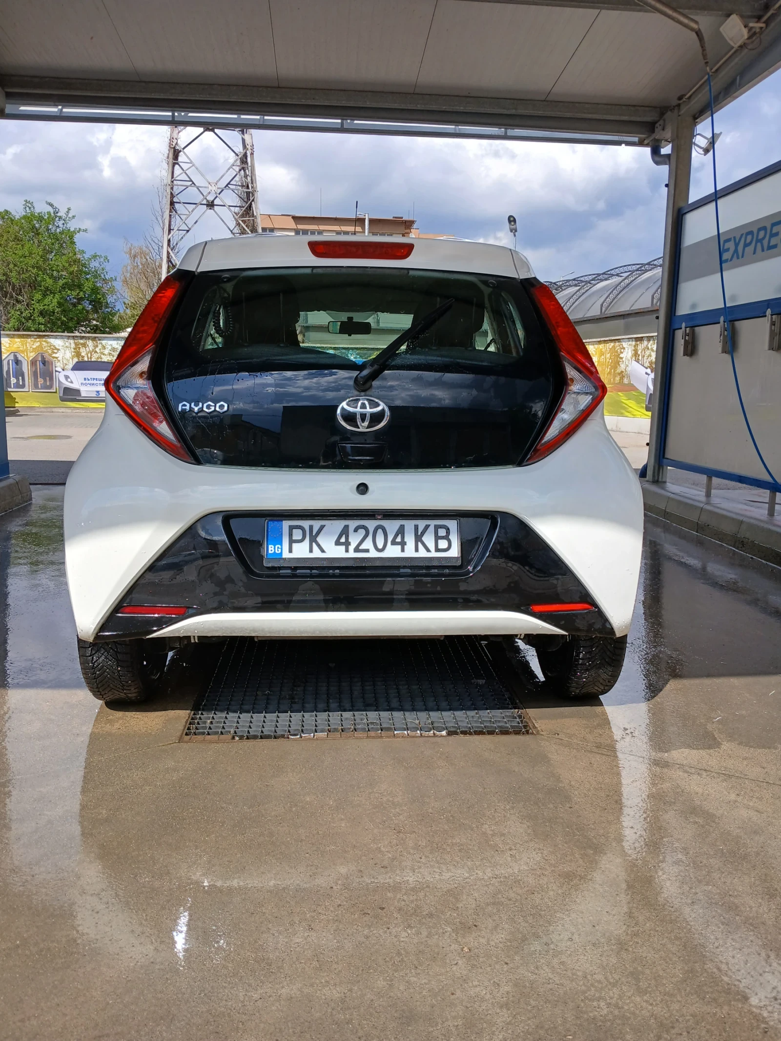 Toyota Aygo Aygo vvti автомат, регистрация, x-play.бартер - изображение 3