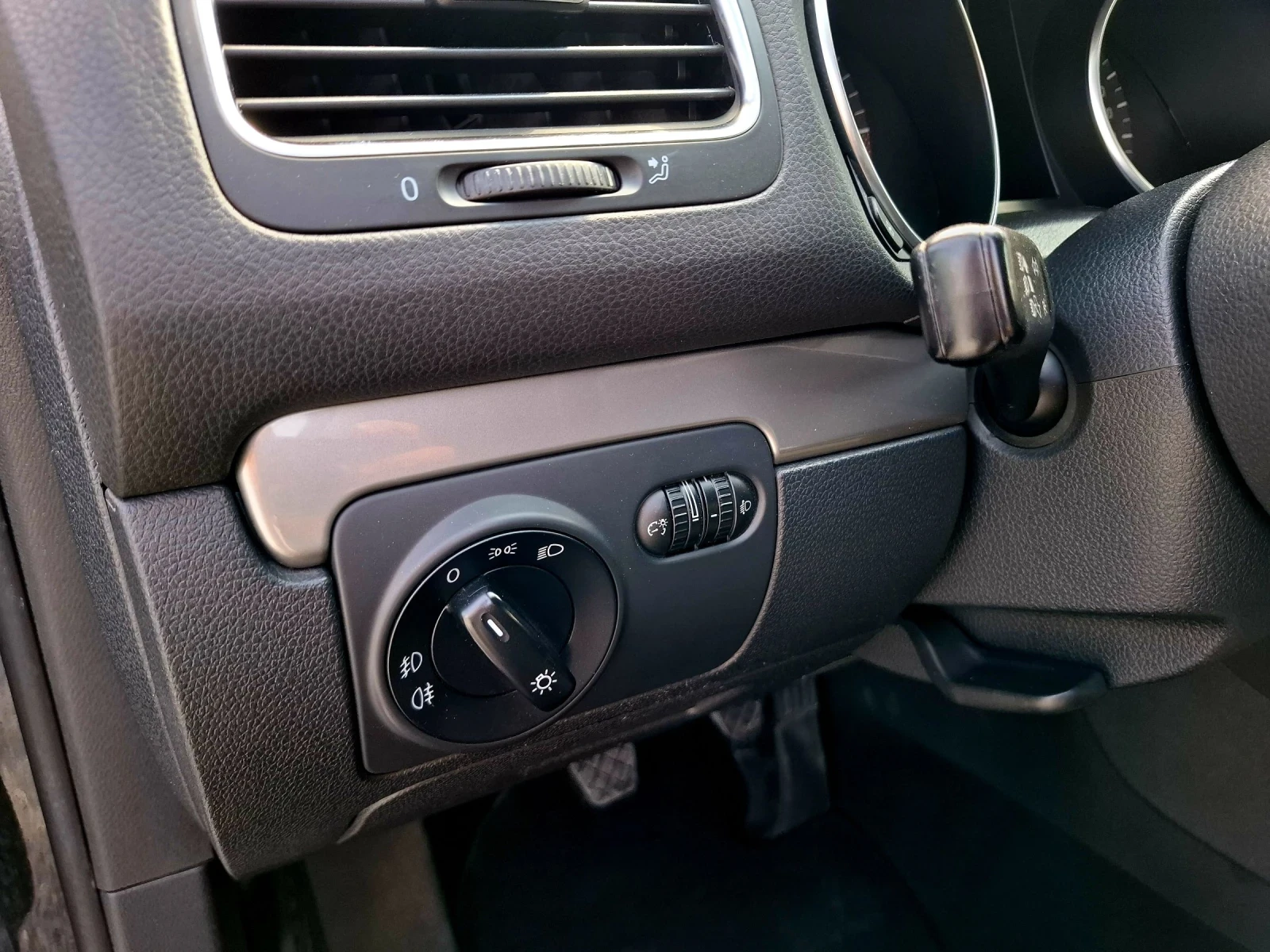 VW Golf 2.0TDI | Mobile.bg — изображение 14