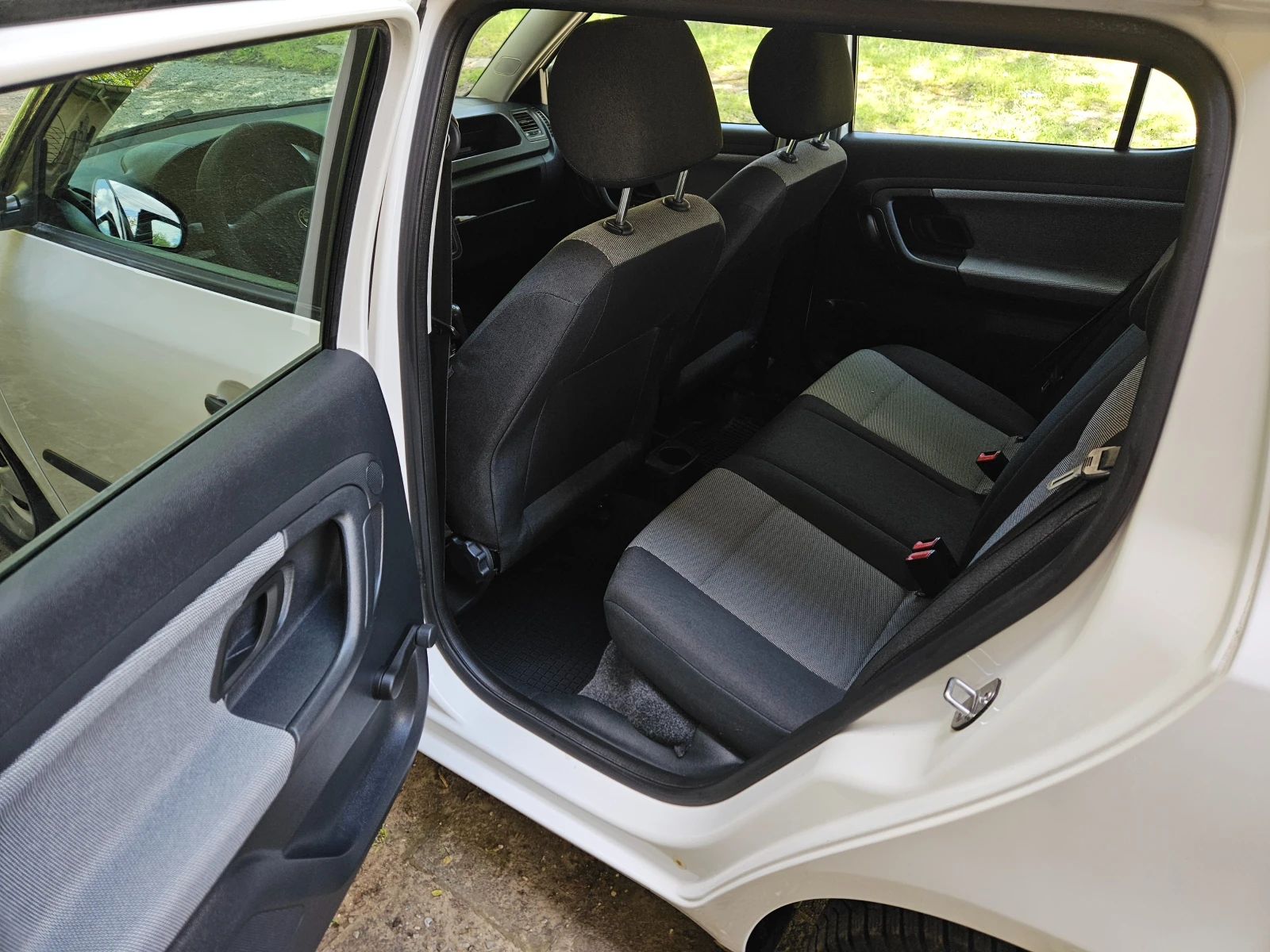 Skoda Fabia 1.2i  | Mobile.bg   11