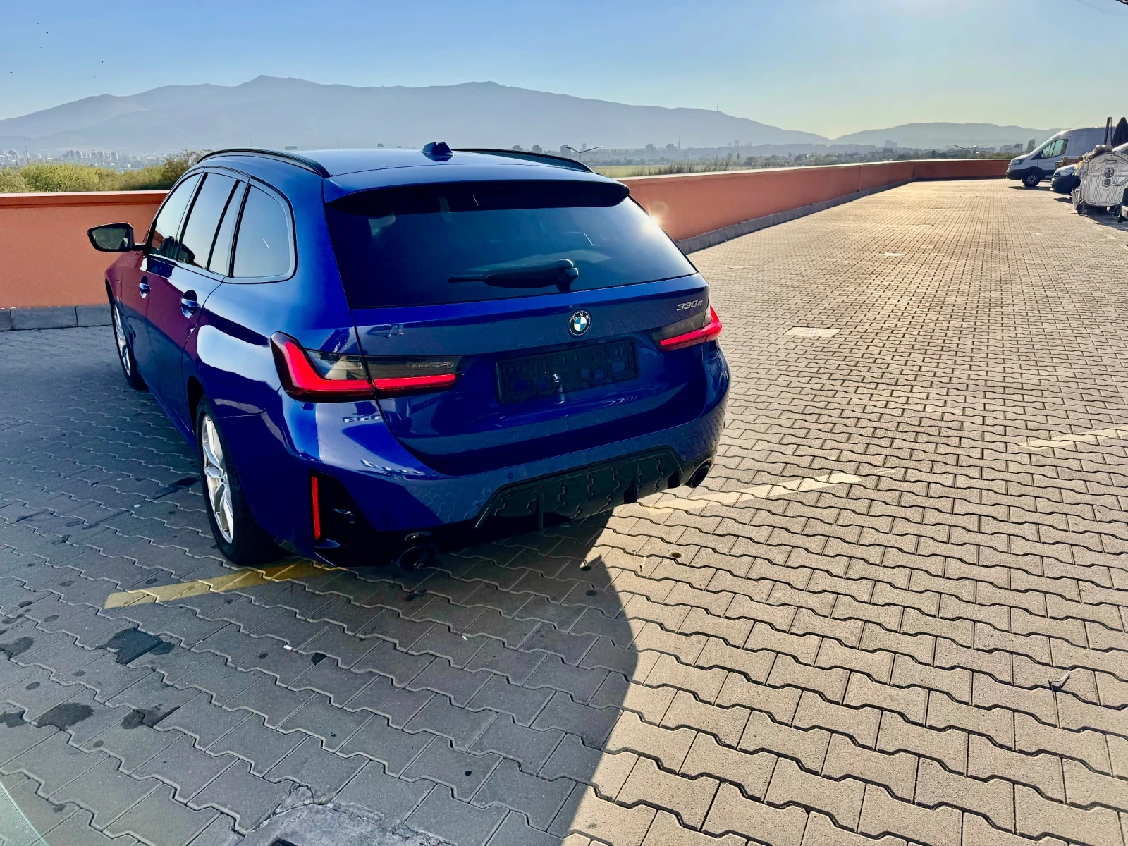 BMW 330 E-HYBRID Touring M Sport Package - изображение 9