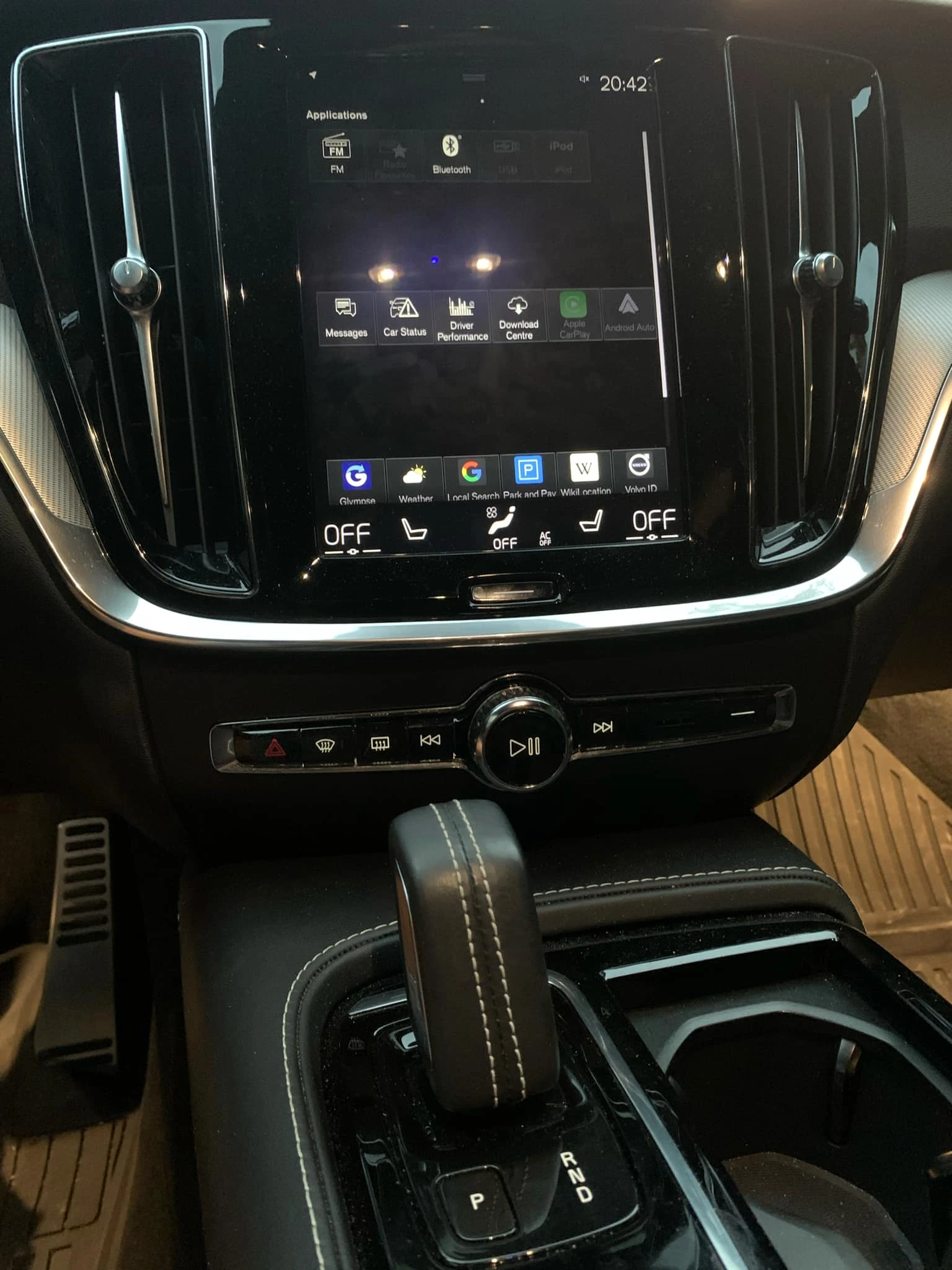 Volvo V60 R-Design Plug-in Hybrid - изображение 10
