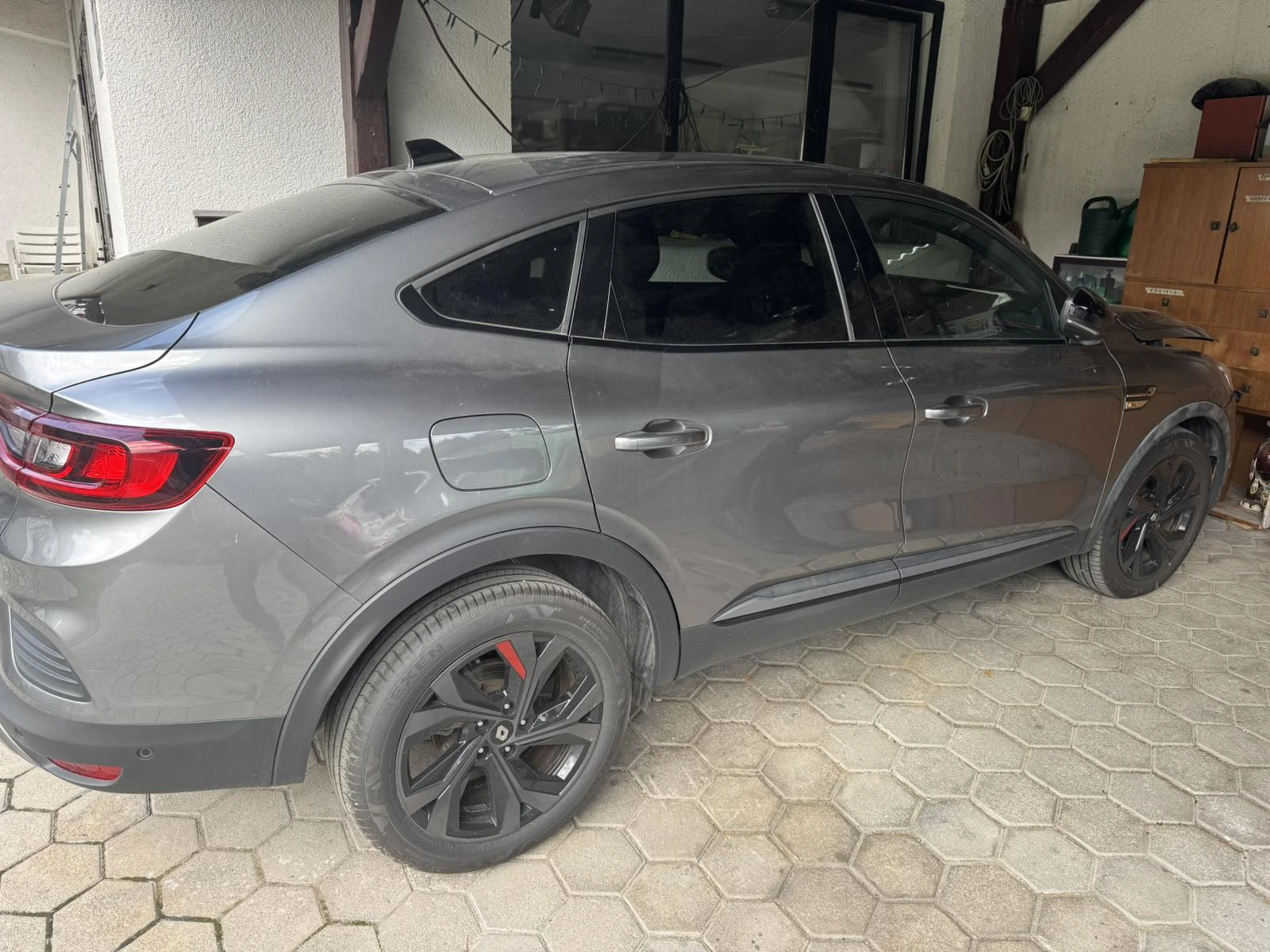Renault Arkana 1.6 HYBRID RS-LINE - изображение 8