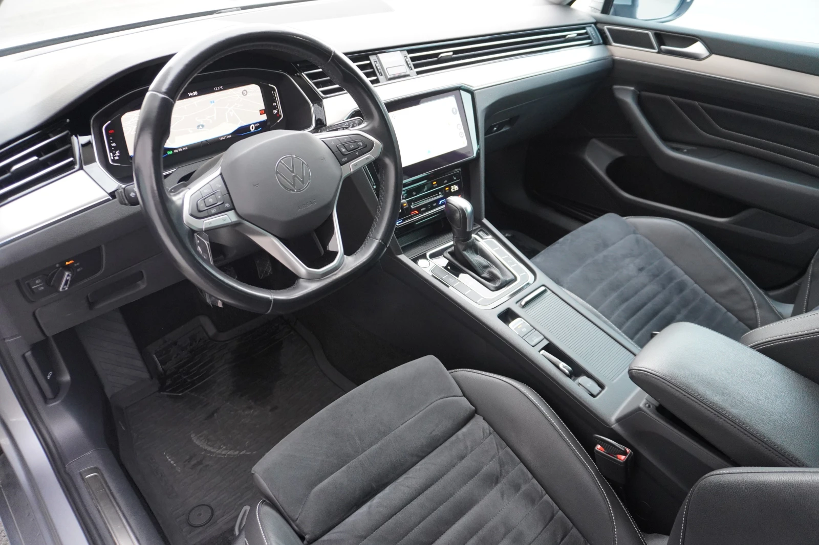 VW Passat 2.0TDI ELEGANCE DSG Virtual cockpit | Mobile.bg   9