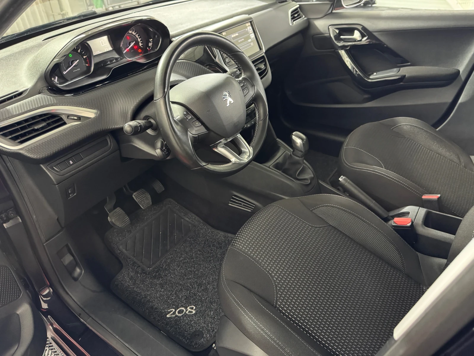 Peugeot 208 1.2 i ALLURE - LED/ FACE/ EURO 6B  - изображение 9