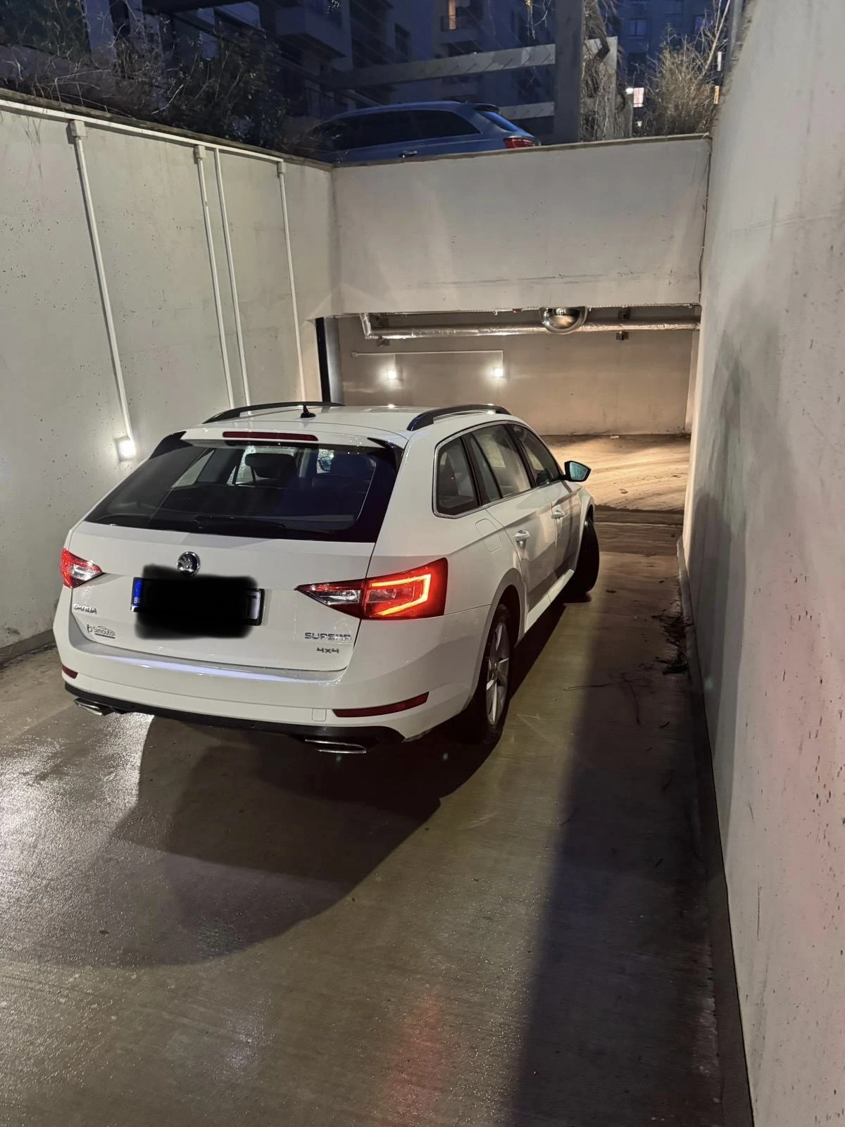 Skoda Superb 2.0 TSI, 4x4, снимка 3 - Автомобили и джипове - 53672454