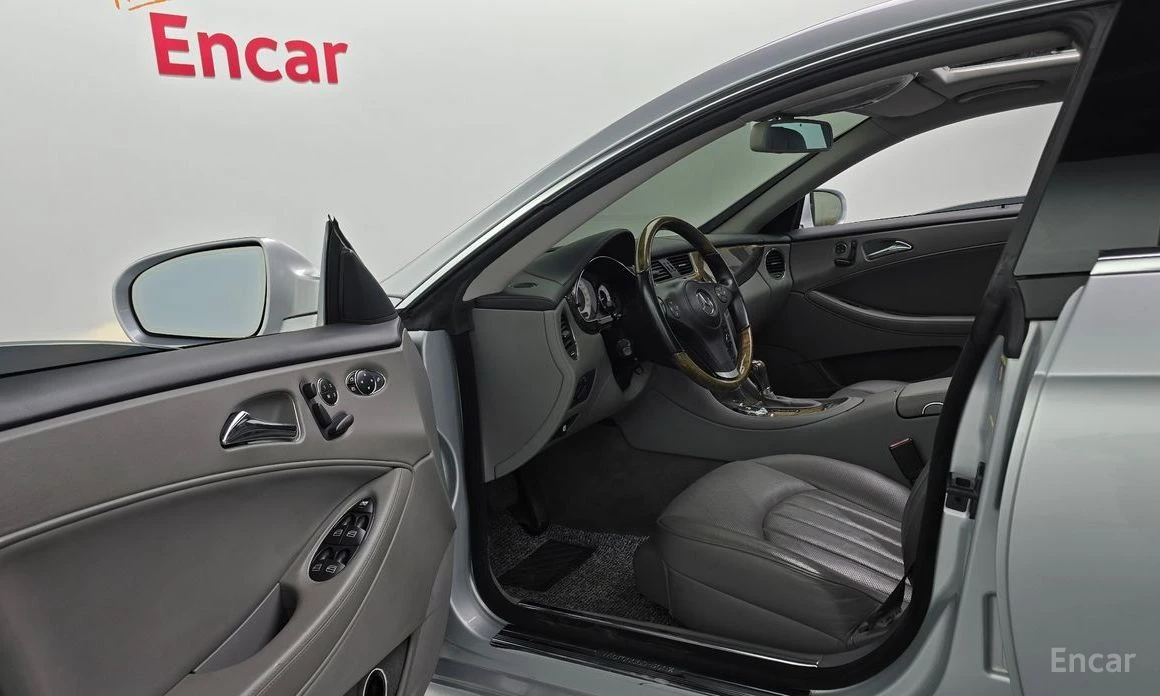 Mercedes-Benz CLS 350, снимка 10 - Автомобили и джипове - 53729248