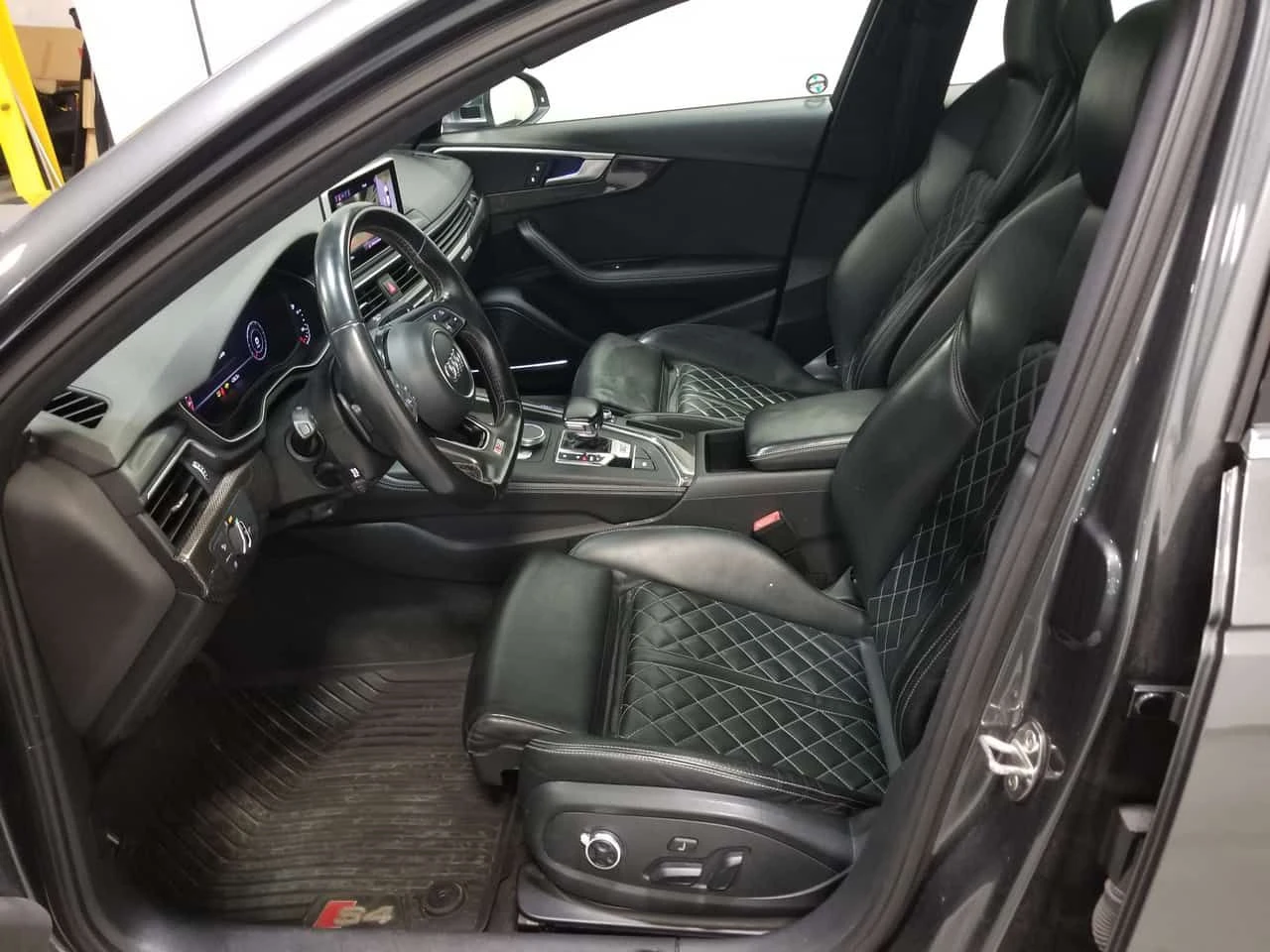 Audi S4 Technik | DISTRONIC | 360 | ШИБЕДАХ | МАСАЖ | CRFX, снимка 7 - Автомобили и джипове - 53767431