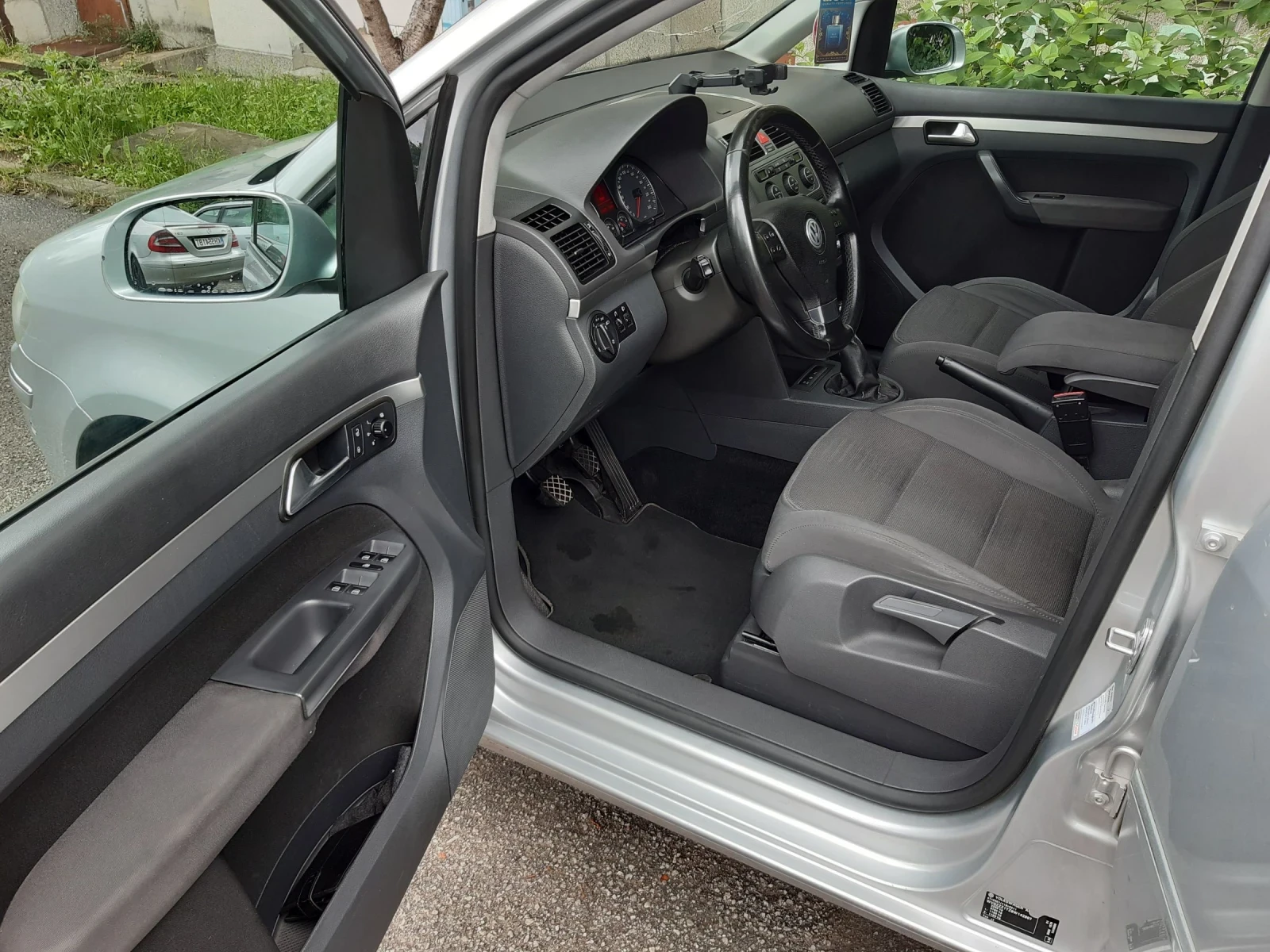 VW Touran, снимка 14 - Автомобили и джипове - 54921248