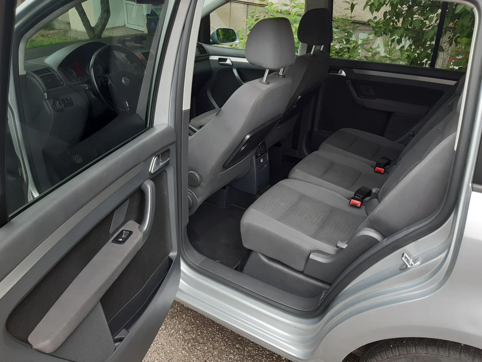 VW Touran, снимка 13 - Автомобили и джипове - 54921248