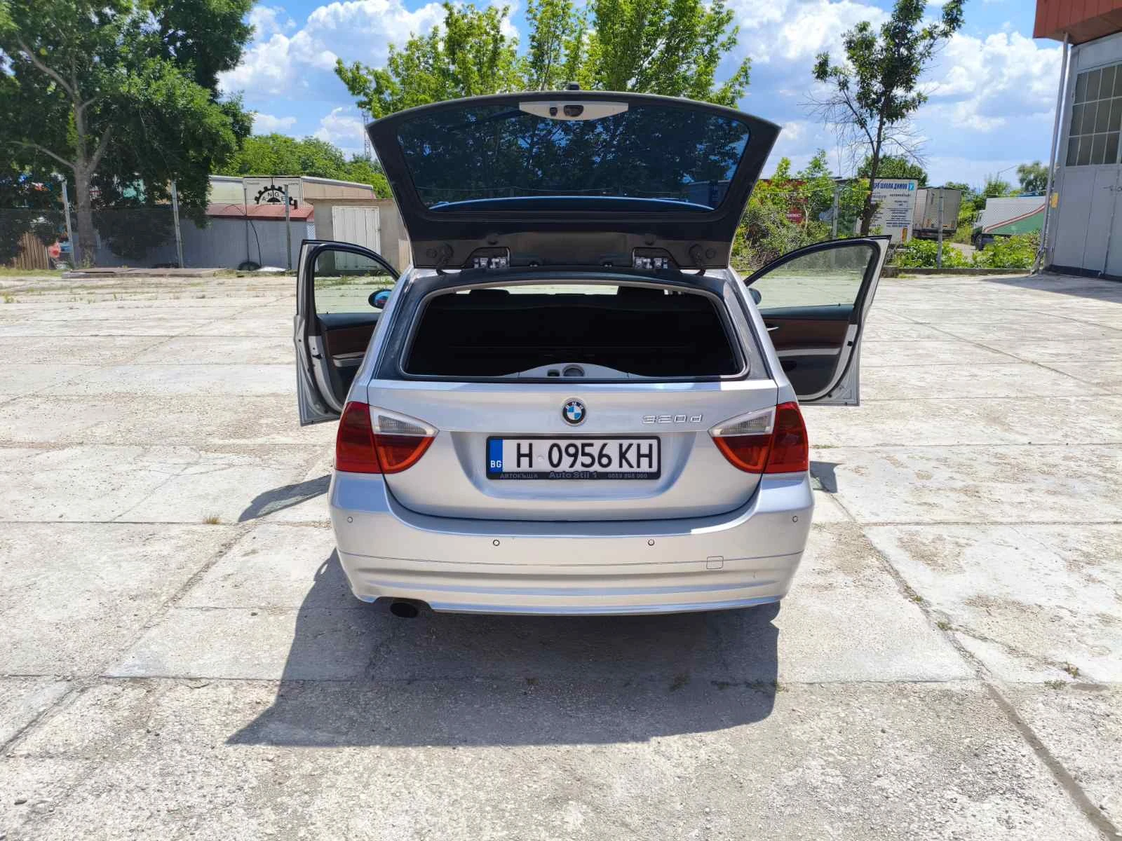 BMW 320 320 d, снимка 4 - Автомобили и джипове - 54983168