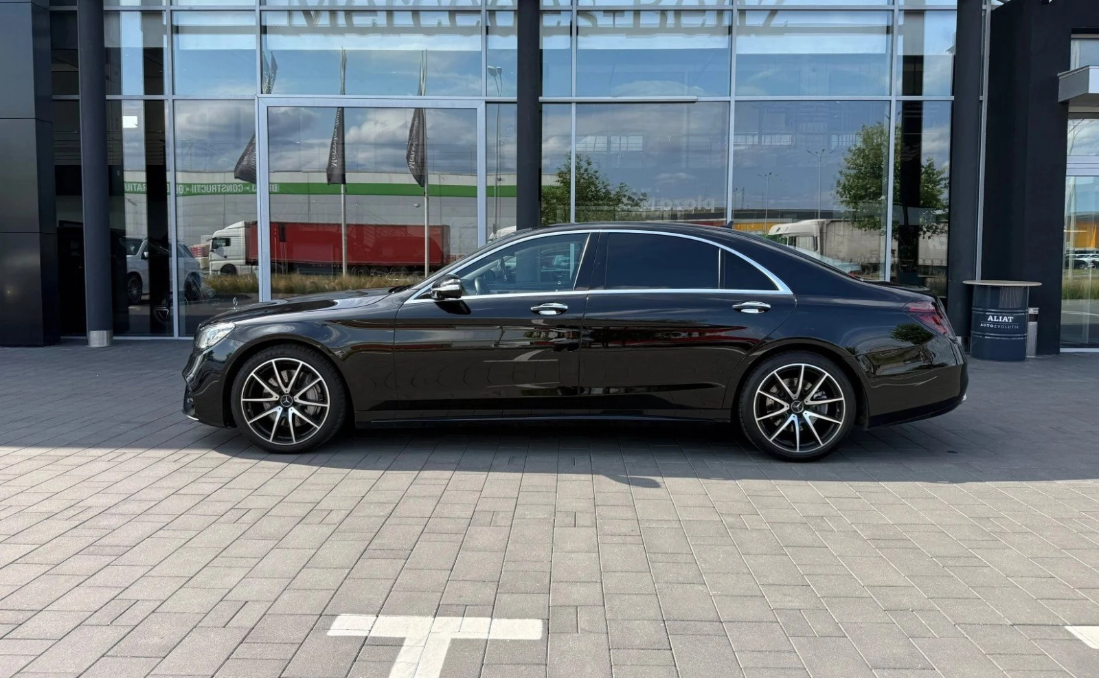 Mercedes-Benz S 400 d Long 4Matic AMG-Line, снимка 3 - Автомобили и джипове - 55347827