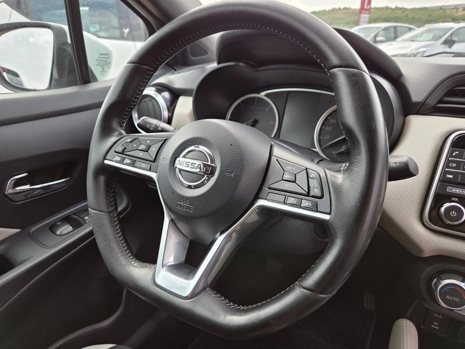 Nissan Micra 1.5 dci , снимка 13 - Автомобили и джипове - 56047265