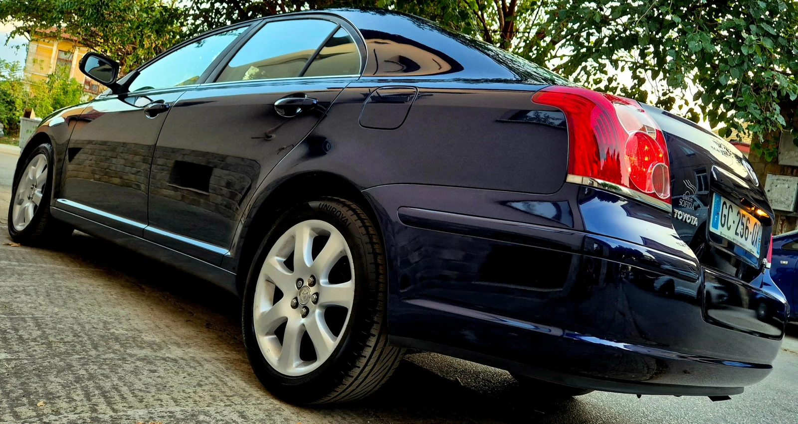 Toyota Avensis 2.0d4d-EXCLUSIVE-верига-нави-6скорости-japan, снимка 6 - Автомобили и джипове - 56144815