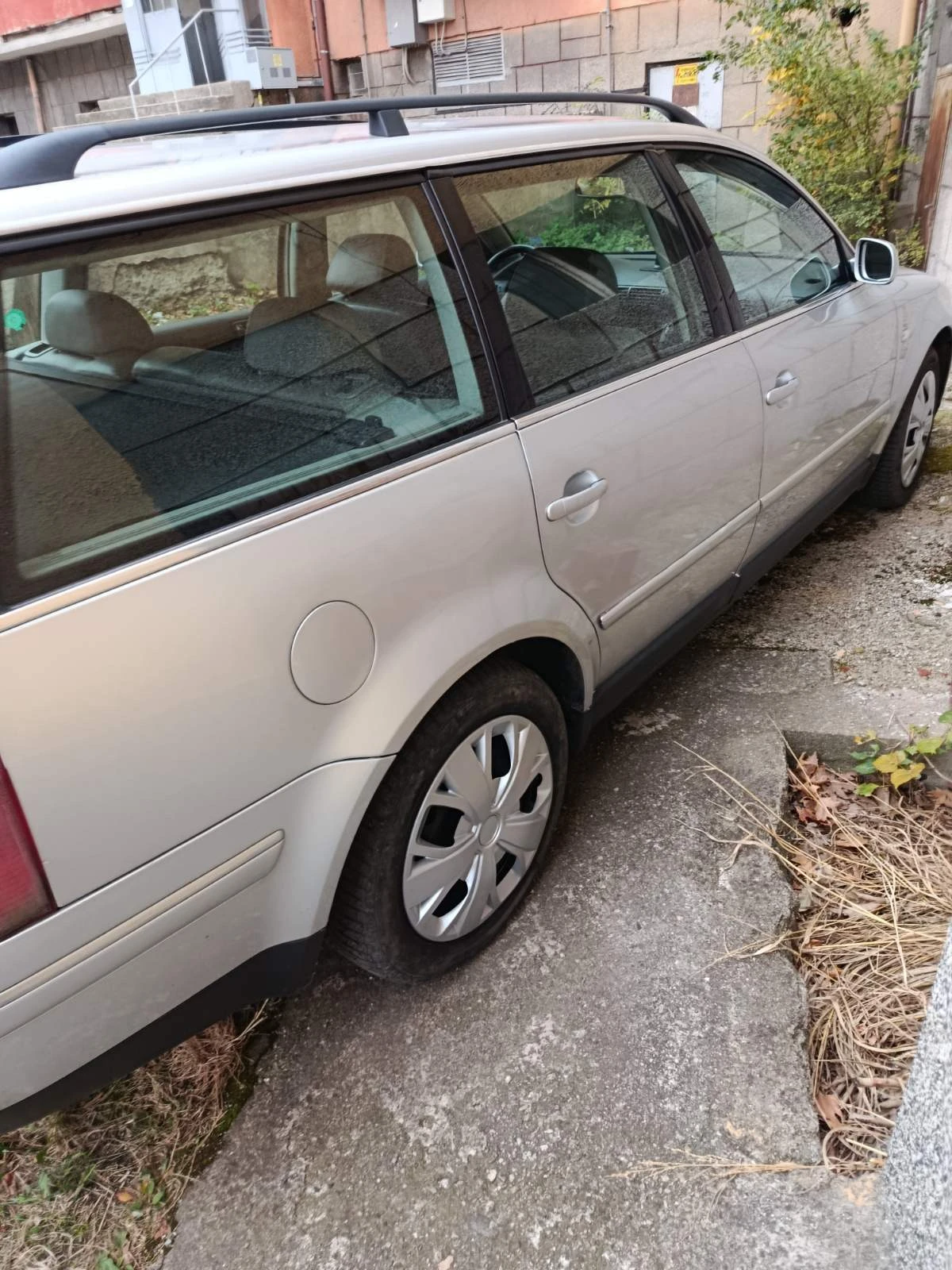 VW Passat 2.5 TDI, снимка 2 - Автомобили и джипове - 56662682