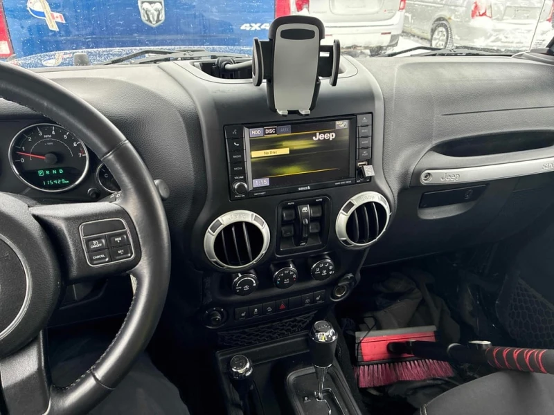 Jeep Wrangler 2016 Rubicon* CARFAX* АВТОФИНАНСИРАНЕ* , снимка 10 - Автомобили и джипове - 53130540