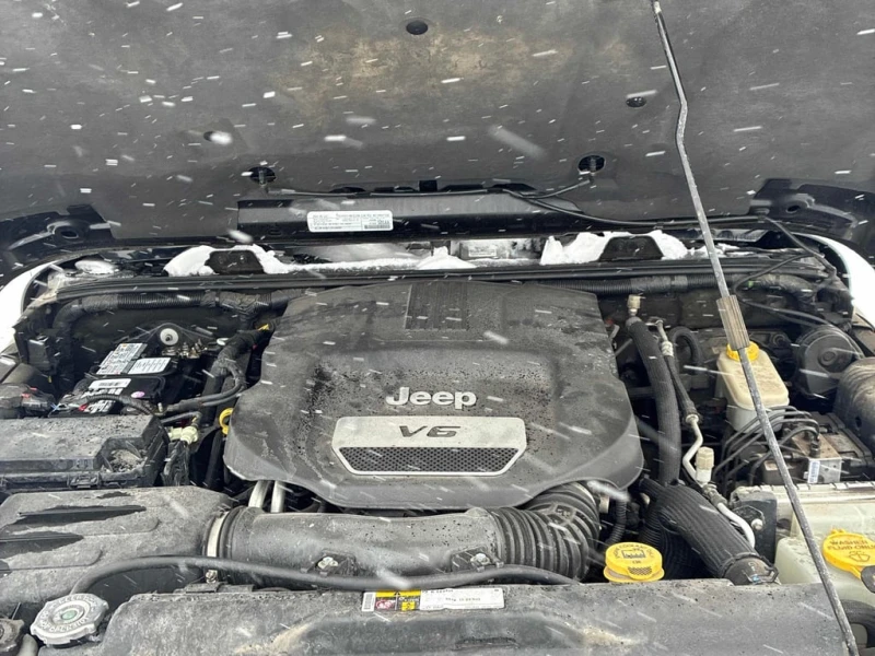 Jeep Wrangler 2016 Rubicon* CARFAX* АВТОФИНАНСИРАНЕ* , снимка 16 - Автомобили и джипове - 53130540