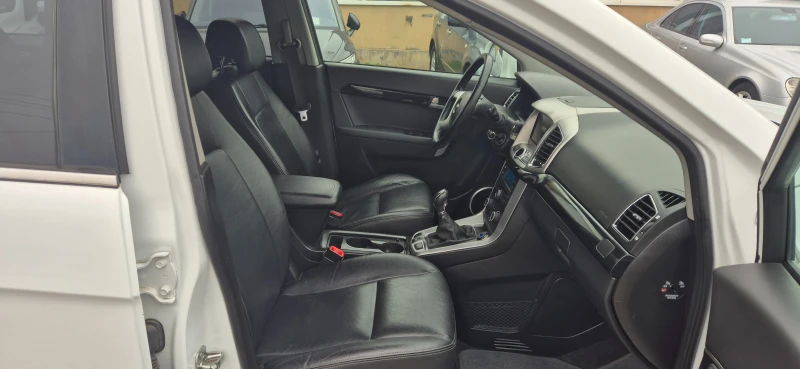 Chevrolet Captiva 2.2D 4x4 7места, снимка 14 - Автомобили и джипове - 53215735