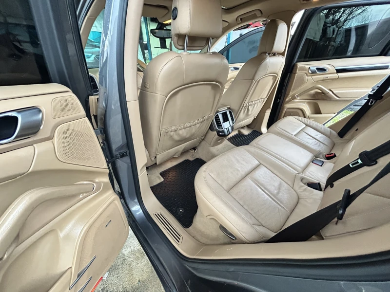 Porsche Cayenne 3.0D* PANO* BOSE* NAVI* 8-ZF* , снимка 10 - Автомобили и джипове - 53263903