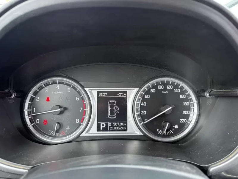 Suzuki Vitara 1.6benzin Aut.Keyless. Led. 120ps, снимка 15 - Автомобили и джипове - 53517193