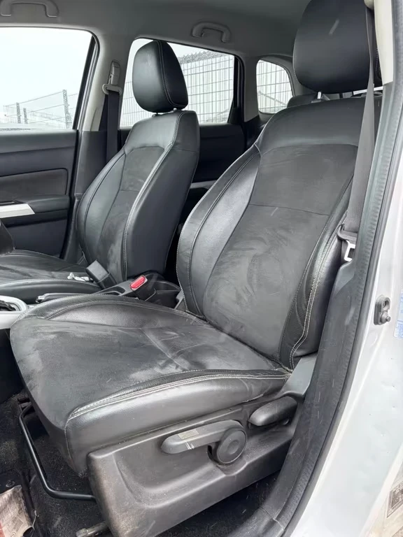 Suzuki Vitara 1.6benzin Aut.Keyless. Led. 120ps, снимка 13 - Автомобили и джипове - 53517193