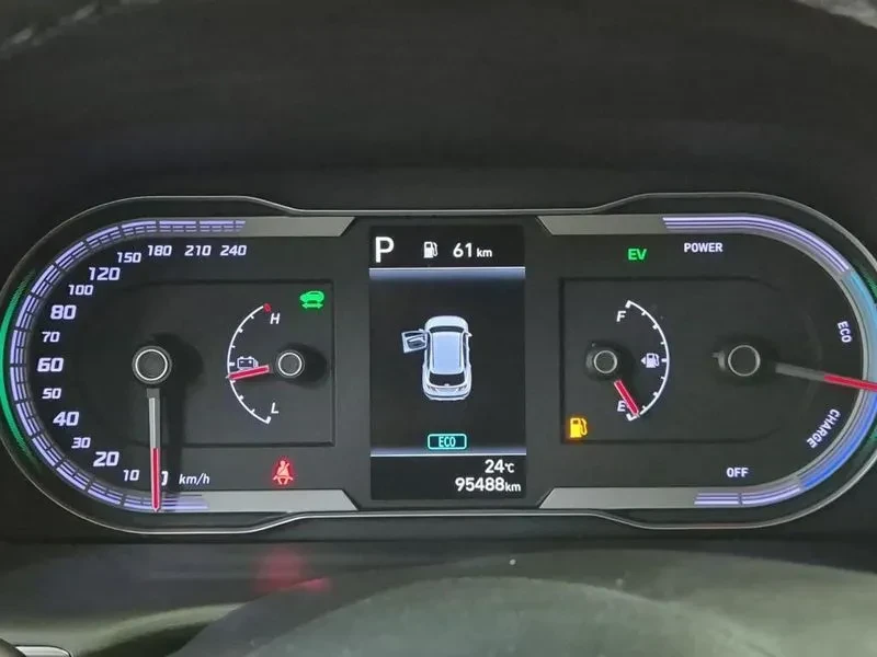 Hyundai Tucson 1.6 Hybrid - САМО 30% АВАНС, снимка 6 - Автомобили и джипове - 55991574
