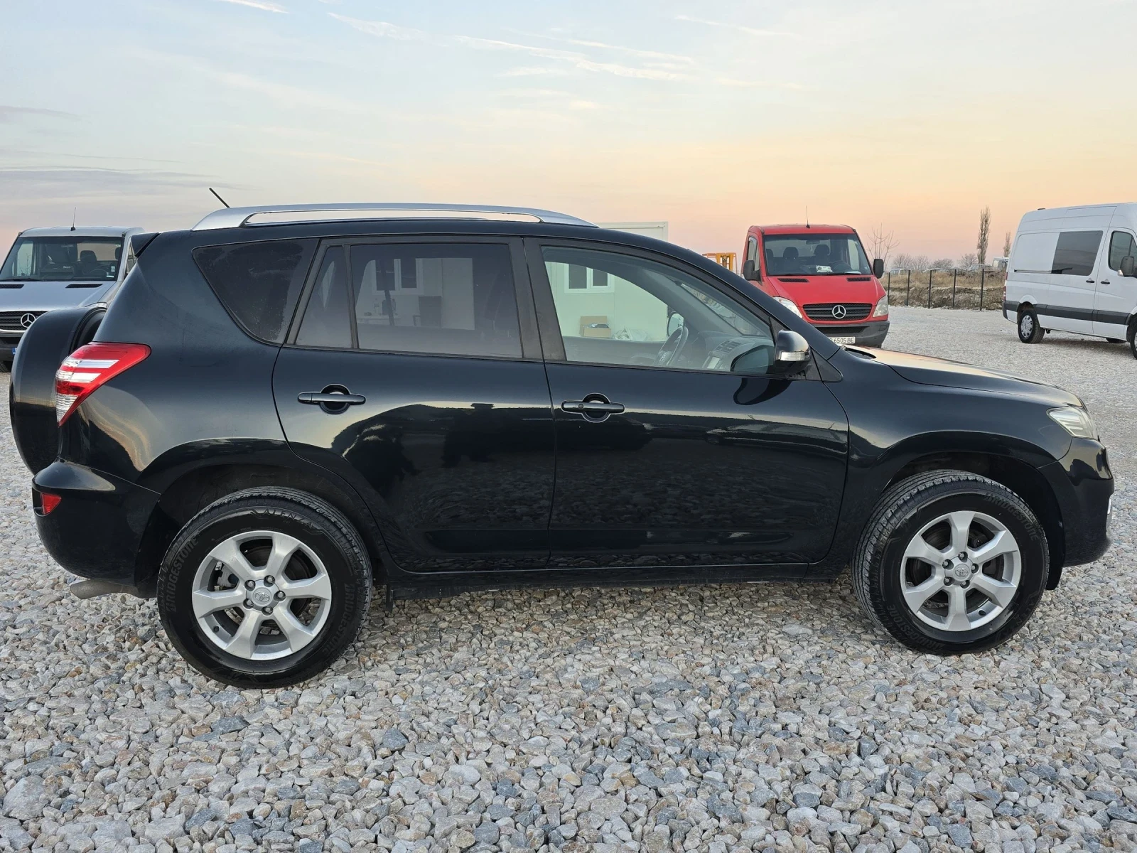 Toyota Rav4 2.2D4D/150КС/EXECUTIVE/КОЖА/НАВИГАЦИЯ/ПОДГРЕВ - изображение 3