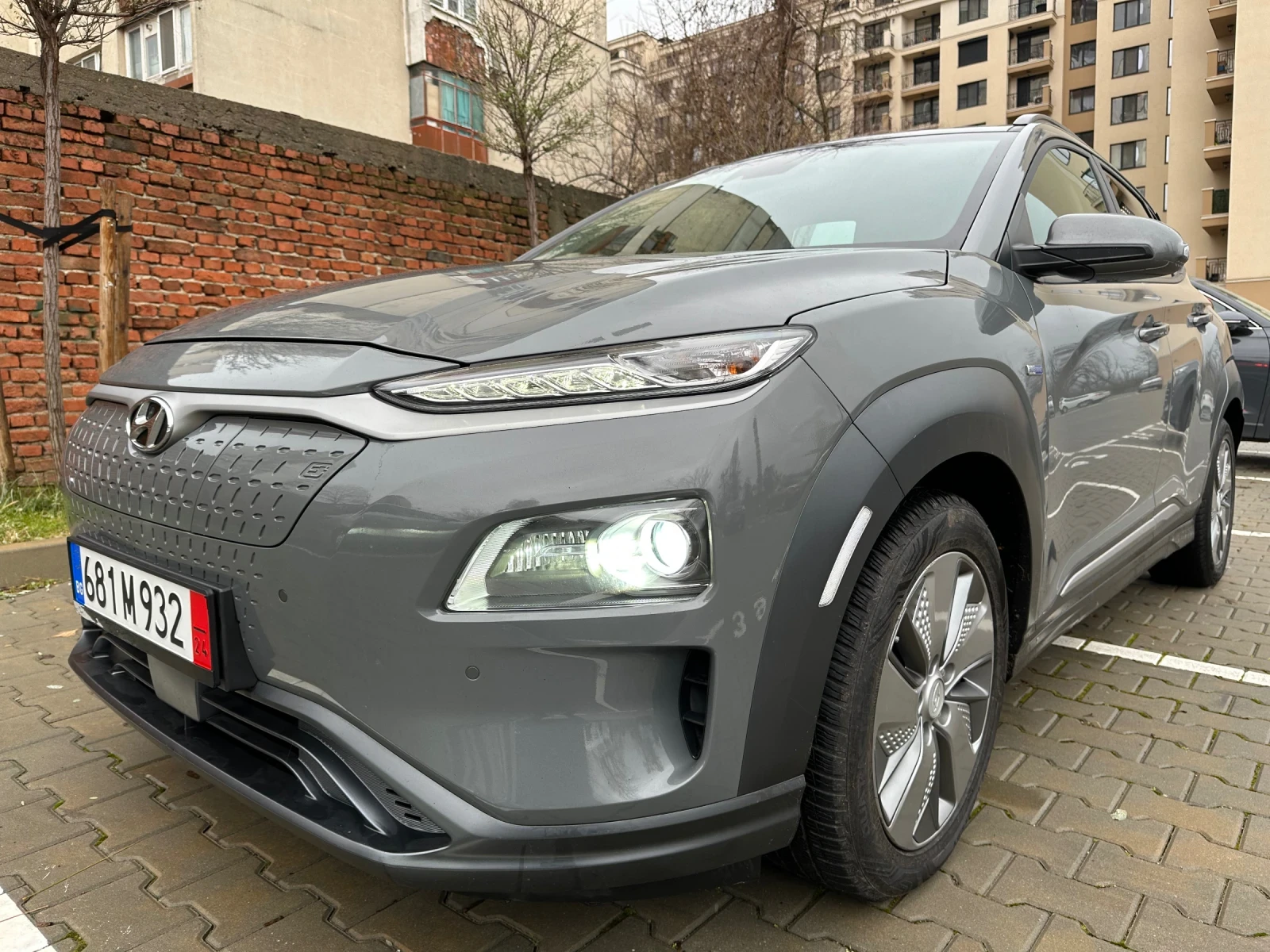 Hyundai Kona PREMIUM 64KWh FULL ASSIST/DISSTR/KRELL/HEADUP - изображение 2