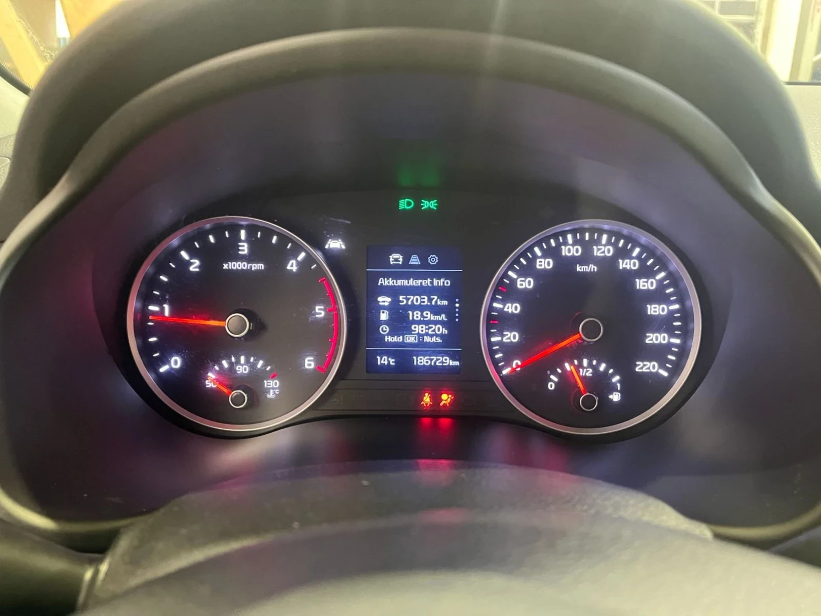 Kia Stonic 1.6 CRDi / 110hp / EU6 - изображение 9