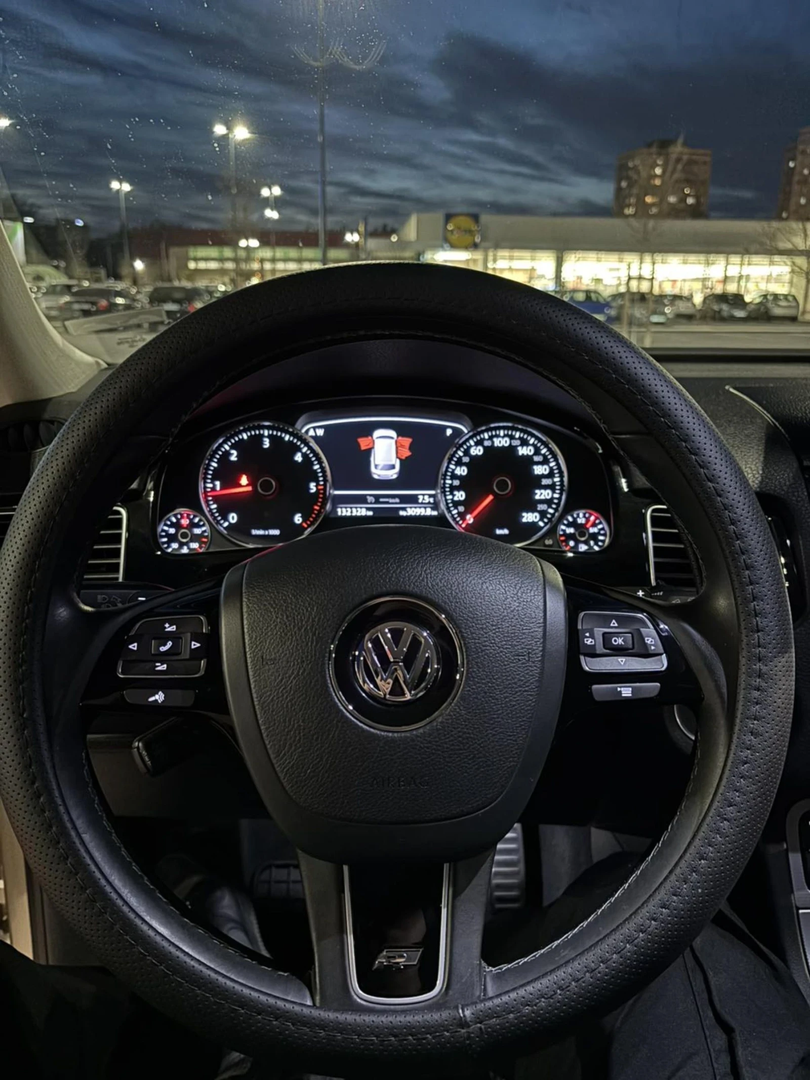 VW Touareg R line  TDI 262  | Mobile.bg   7