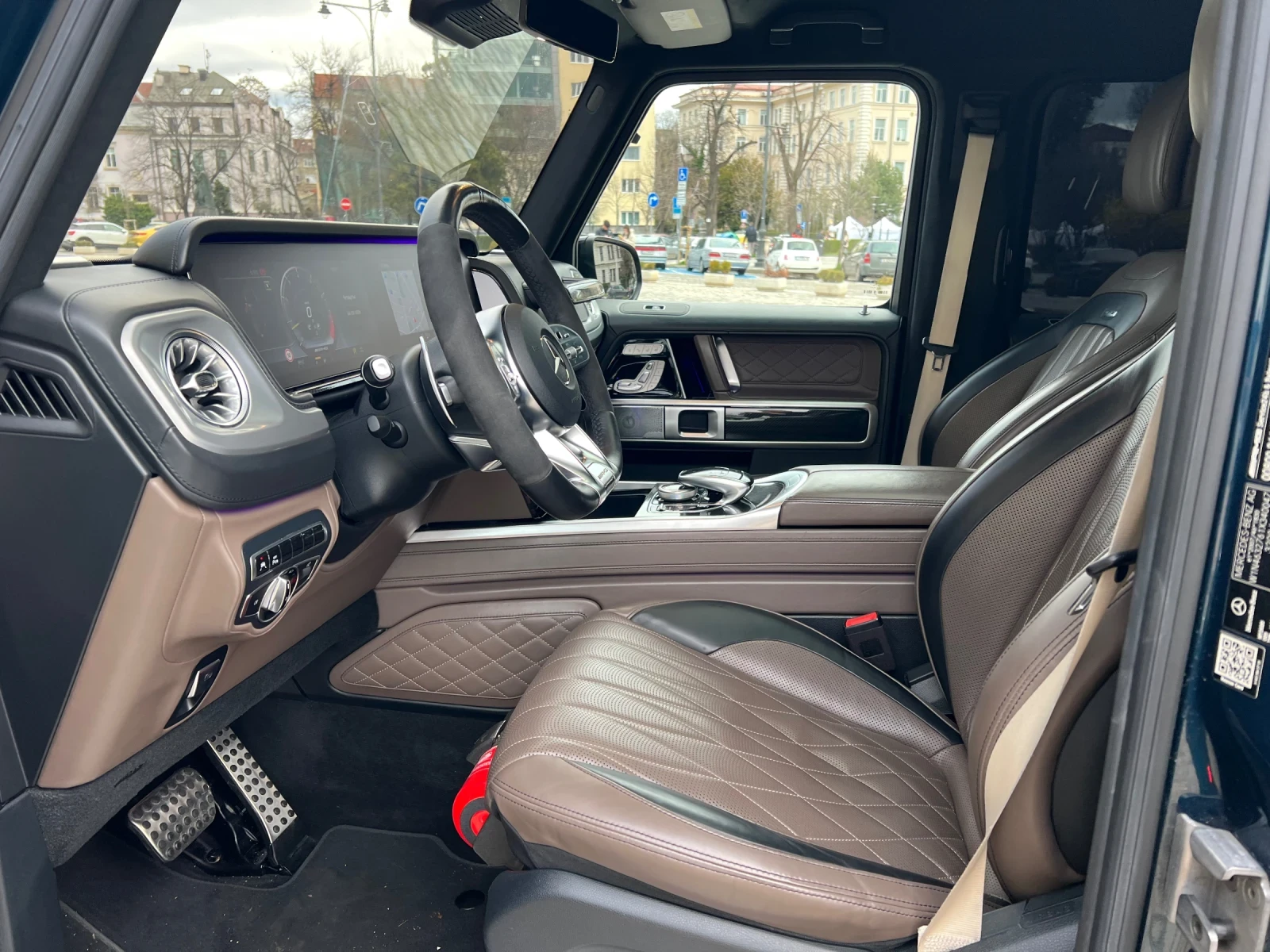 Mercedes-Benz G 63 AMG 4Matic* 3D Burm* Pano* 360* , снимка 8 - Автомобили и джипове - 54071117