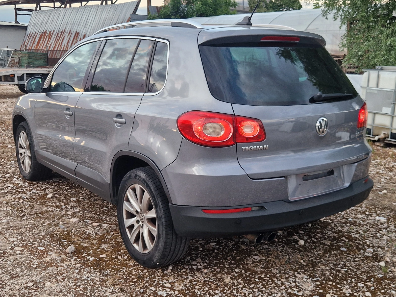 VW Tiguan 2.0TDI-AUT* 4motion 4x4* Sport* NAVI* KSENON* PDC*, снимка 4 - Автомобили и джипове - 54610135